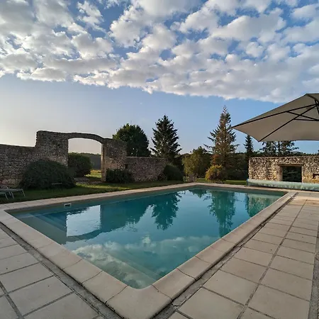 Château De La Tour Du Breuil Couette-café 3*