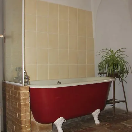 Chateau De La Tour Du Breuil B&B 3*